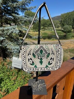 America and beyond Gorgeous Beaded White Shoulder Bag with Green black Accents